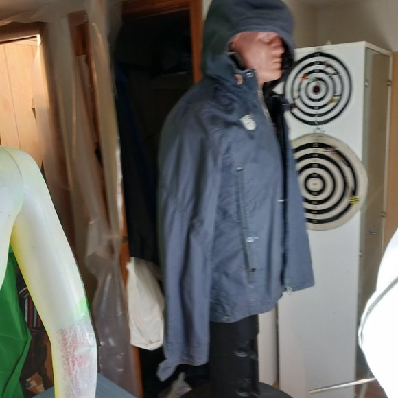 great windbreaker like new feel comfy great qualitey fabric - Picture 3 of 11